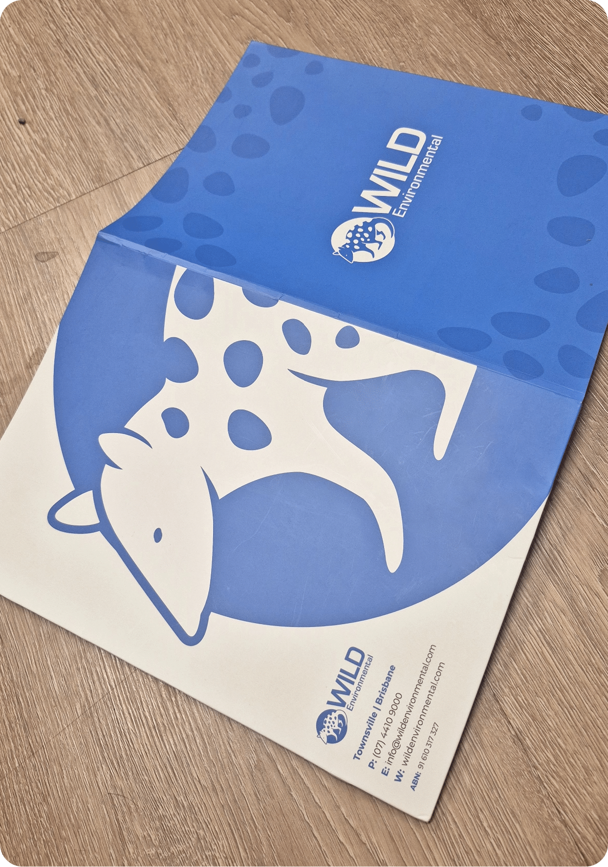 Custom printed presentation folders with professional branding – Sunshine Coast